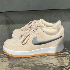 nike tan air force 1s